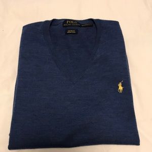 Men’s blue merino wool custom fit v-neck sweater